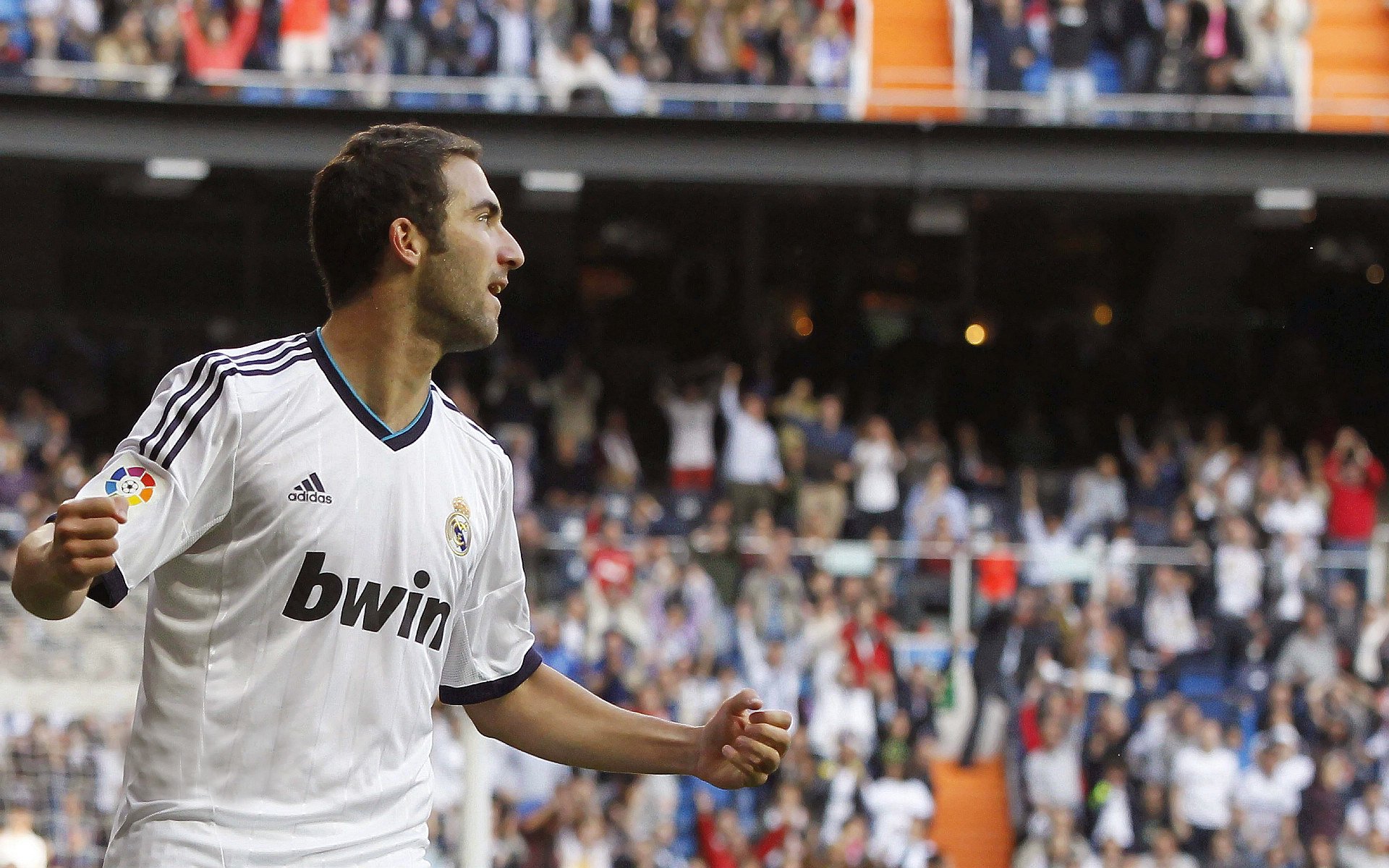 勇士队豪取20+连胜,联盟霸主地位稳固,勇士队多少钱